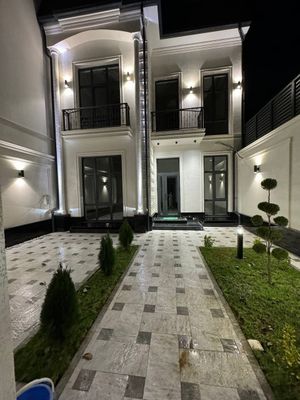Продается евродом 6 комнат ул.Никитина, ор-р: м.Буюк Ипак Йули, 360 м²