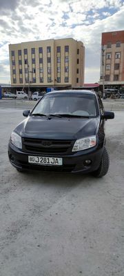 Lada granta yili 2012 yil Birinchi qul Harajati yuq yurigani 242000 km