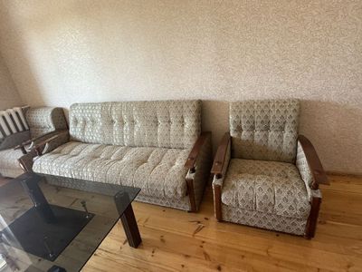 Мебельный гарнитур раскладной диван и кресла