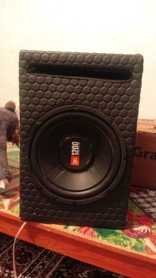колонка JBL