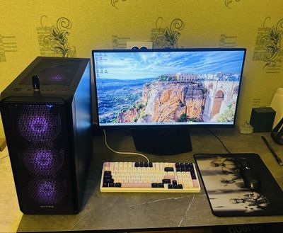 Игровой компьютер с монитором