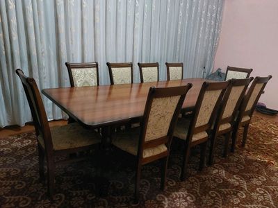 стол и стул на 12 персон