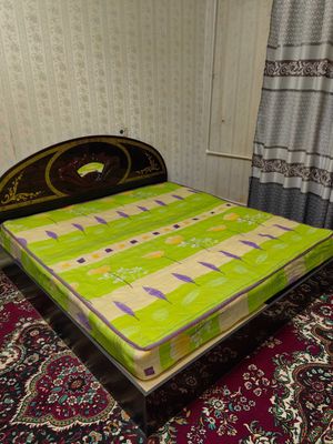 Двуспальная кровать