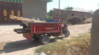 Muravi 1.5 tonnalik sotiladi surachni benzinligi