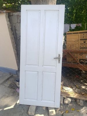 Продается дверь наружная