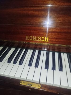 Пианино ,,Ronisch"