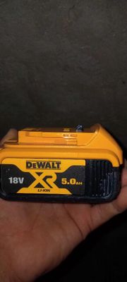 Dewalt akumlyator original kop ishlatilmagan bu 300 ming som