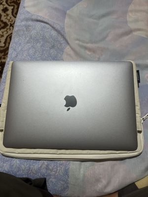 Iphone MacBook Air xotira 256 gb batareya 99%