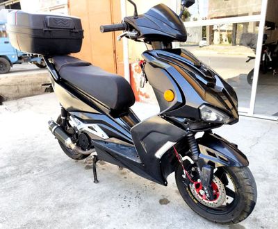 Italiya_R2 skuteri sotiladi