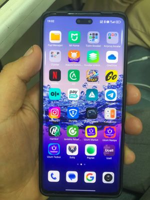 xioami 13lite 256talik ekrani arginaliga almashgan