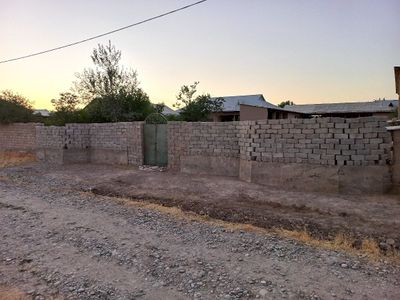 Uchastka sotiladi