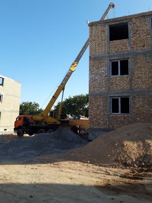 Avtokran sotiladi. KAMAZ EVRO 3 svarka yuq. Balonlar 99 %yangi