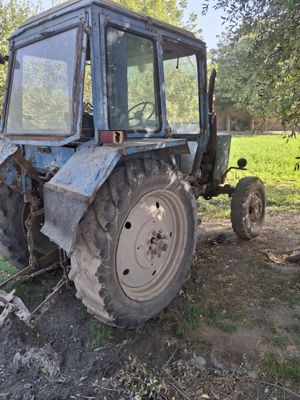 Traktor sotilad srochna 82.1Mtz