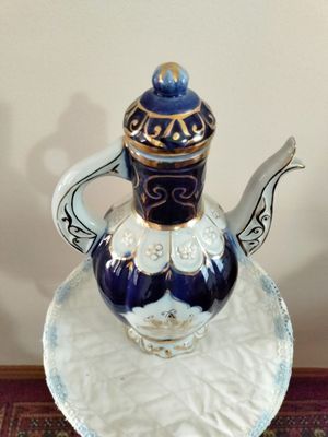 Продам чайник из фарфора производства СССР