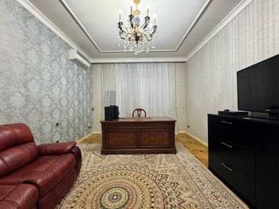4-комнатная квартира, 132 м², Мирабадский район, ЦУМ, 110 школа