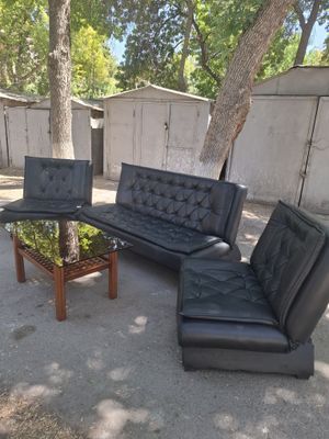 Divan kireslo sotiladi
