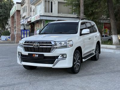 Toyota Land Cruiser 200 4.6 V8 full