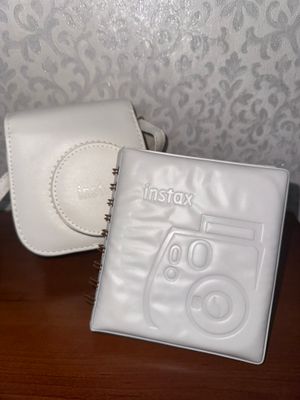 Instax Mini 11 в комплекте, почти не использовался