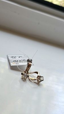 Золотое серьги розочка