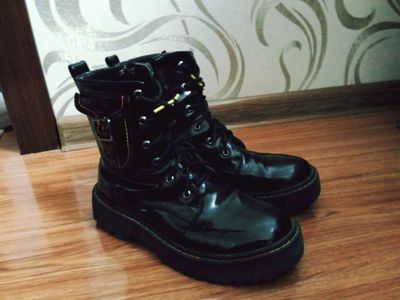 Lalita brendidan qizlar uchun etik.