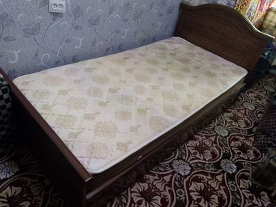 Продаётся односпальная кровать 2 штука