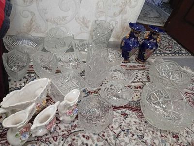 Разная посуда и вазы в хорошем состоянии