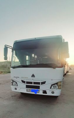 Isuzu avtobus 2016