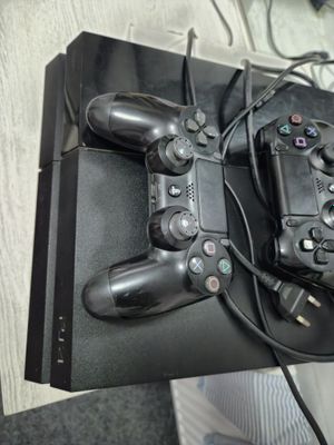 Ps 4 yangidek. srochno sotiladi