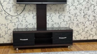 Продается ТВ тумба в хорошем состоянии