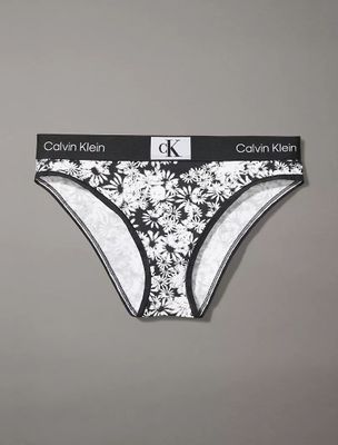 Нижнее бельё Calvin Klein