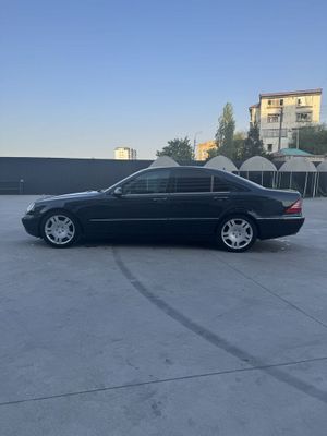 Mersedec Benz 220 sotiladi!!!