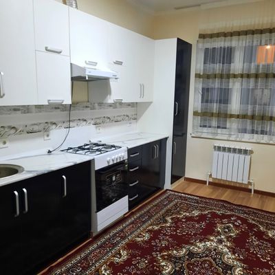 Бунёткор метро ёнида безмаклер квартира бор ижарага бераман
