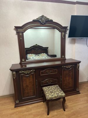 Продается спальный гарнитур  в отличном состоянии