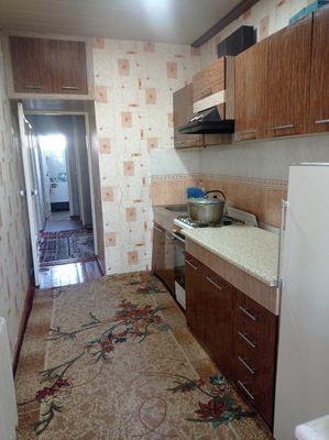 Дукентда 3 хонали квартира сотилади