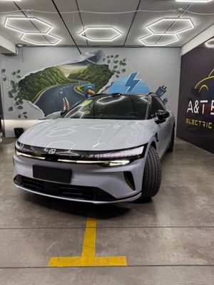 Zeekr 007GT Русификация