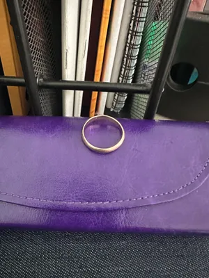 Продам обручальное кольцо из мед стали.