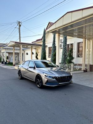 Hyundai Elantra 2 Позиция 2022 Состаяние Идеално 100% топтоза
