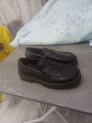 Продаётся фирменный мужской ботинка Zara