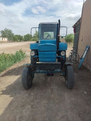 Traktor T28 hamma joyi soz zor holatda