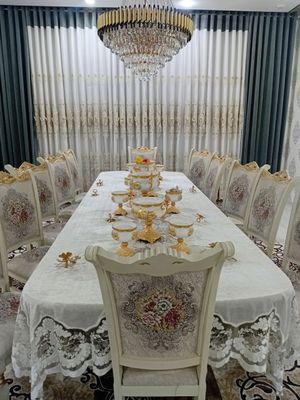Продаётся стол и стулья