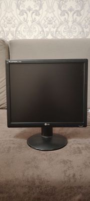 Монитор LG 17' vga