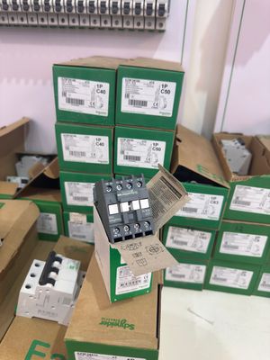 Kontaktor TVS 3P 1HO 18A 400V AC3 220V 50 gc
