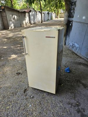 Продаётся холодильник Орск 3 рабочий всё родной