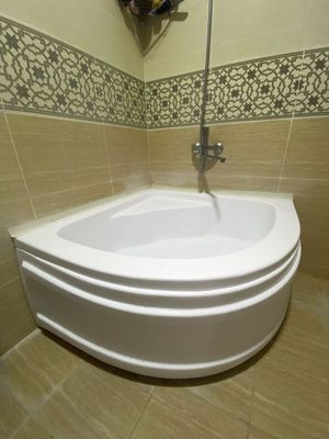 Угловая акриловая ванна