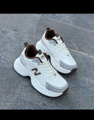 Женские кроссовки