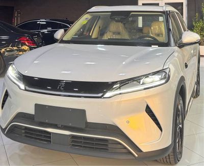 BYD yuan up smart 3 pozitsia