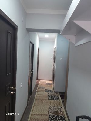 Kvavtira 3 xona ( 57 kv ] sergeli 3 bekat metro