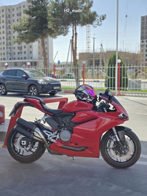 Сотилади Ducati panigali 959