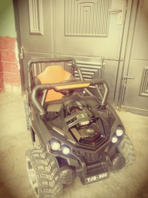 Bolalar mashinasi 4x4 holati yangi