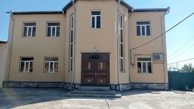 Урганч марказида 2 каватли ховли жой сотилади